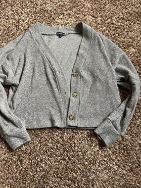 Cropped V-Neck Button Front Cardigan - Gray